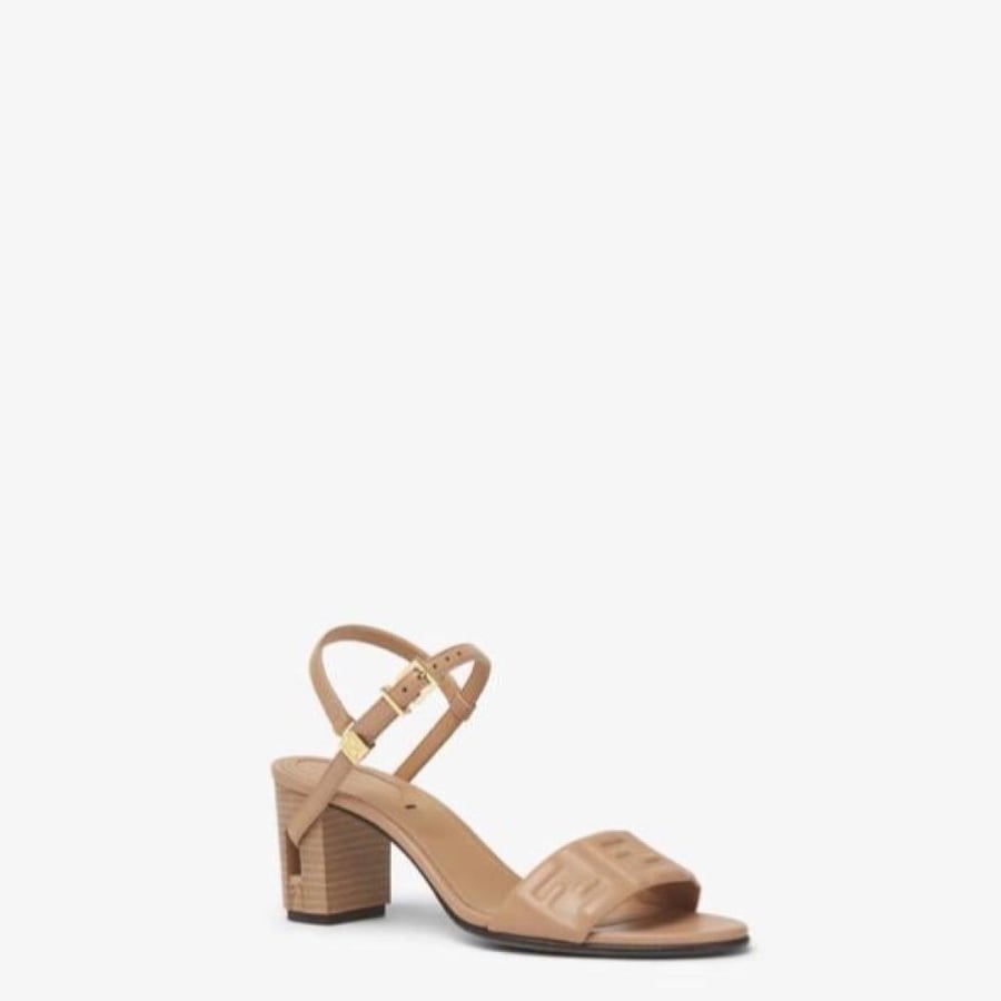كعب فندي FENDI