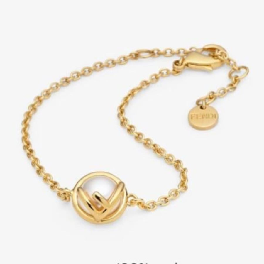 اسوارة فندي  FENDI