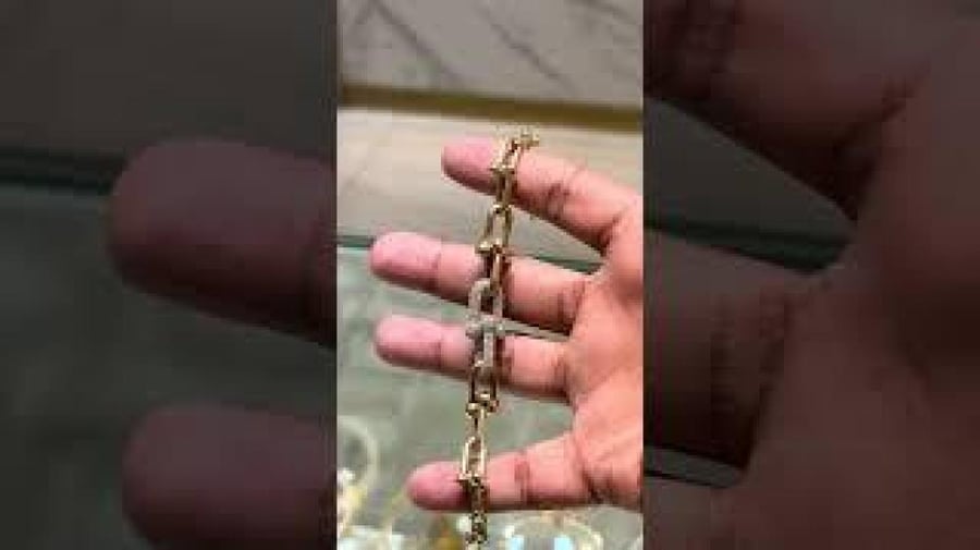 سويكت - انسيال ذهب فخم ذهب عيار 18 تصميم عالمي الوزن 9.59 جرام