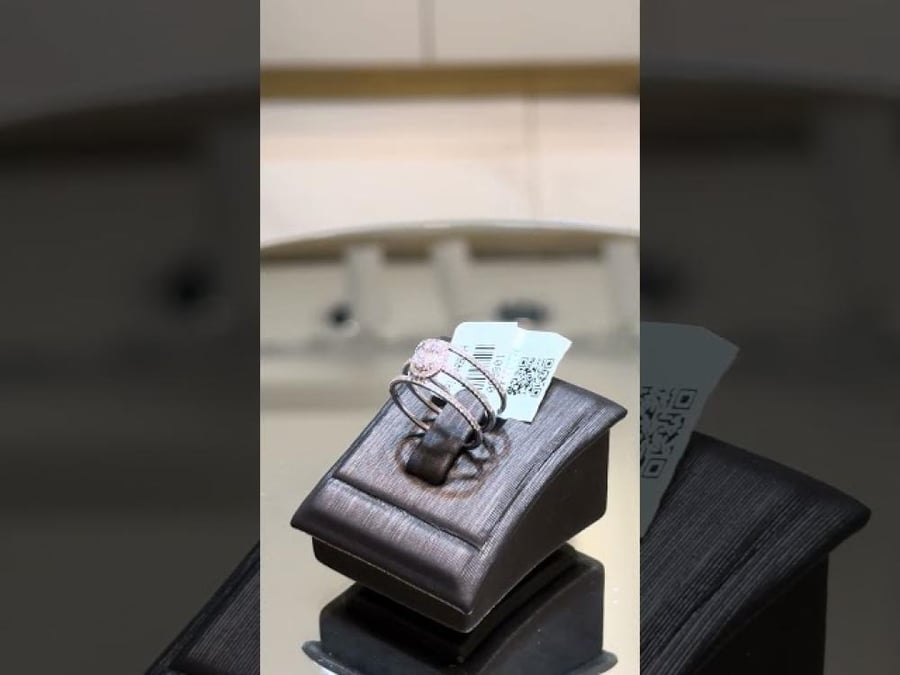 سويكت - خاتم الماس طبيعي تصميم انيق ذهب ابيض عيار 18 الوزن 3.82 جرام و 0.50 قيراط الماس بنقاوه VS-SI ولون H-I