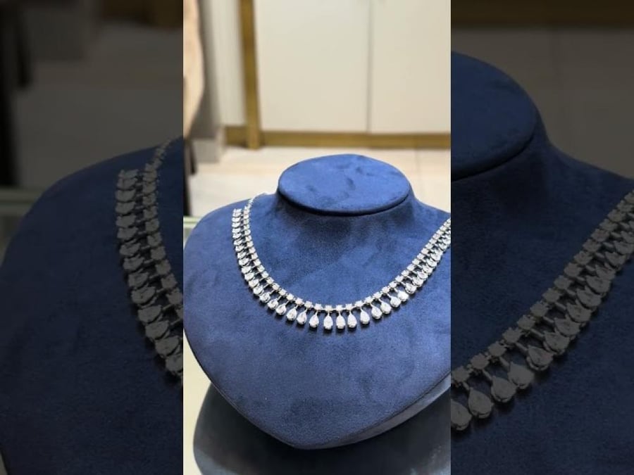 سويكت - عقد الماس سولتيرات طبيعي تصميم الدمعات الراقي ذهب ابيض عيار 18 الوزن 22.60 جرام و 14.45 قراط الماس بنقاوه VS-SI ولون G-H