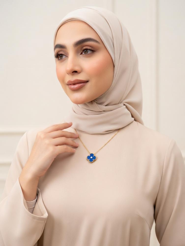 فرع ( سوكيت ) عقد ذهب عيار 18 بتصميم عالمي بوزن 6.45 جرام