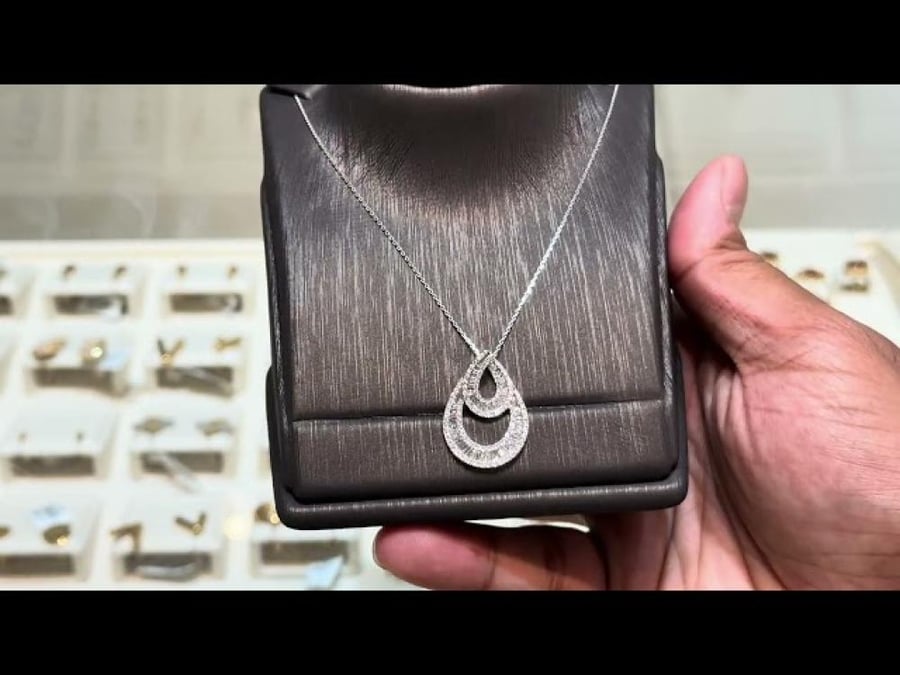 سويكت - عقد الماس بنقاوة SI ذهب ابيض عيار 18 الوزن 3.60 جرام و 1.01 قيراط الماس
