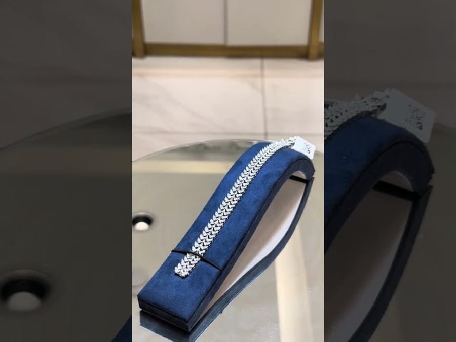 سويكت - سواره انسيال الماس طبيعي انيقه ذهب ابيض عيار 18 الوزن 13.75 جرام و8.89 قيراط الماس بنقاوه VS-SI و لون G-H
