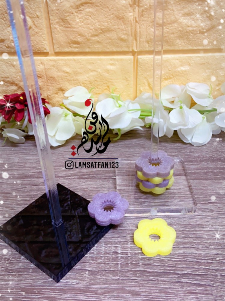 قالب وردات بفتحة في الوسط