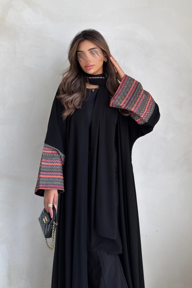 عبايات اكمام ملونه