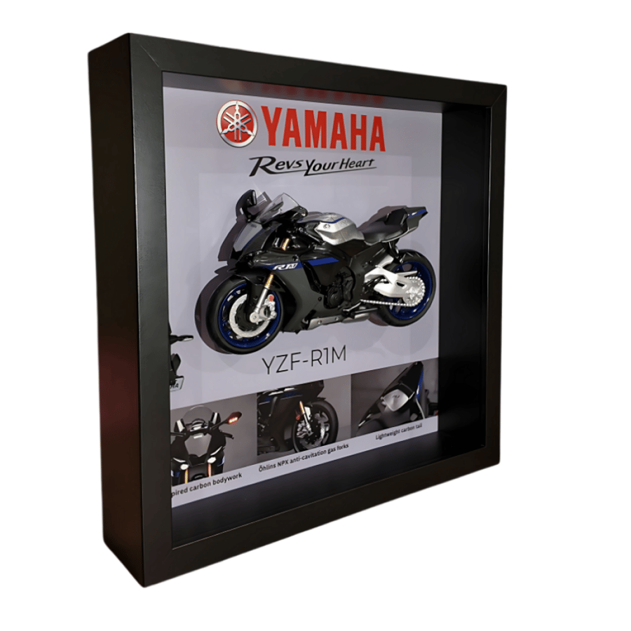 لوحة مجسم Yamaha R1M