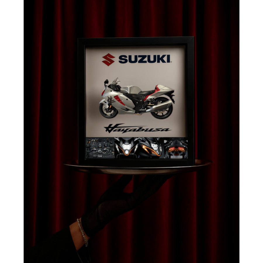لوحة مجسم Suzuki Hayabusa رصاصي