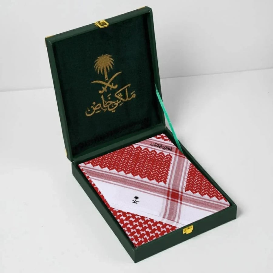 شماغ ملكي خاص دم الغزال
