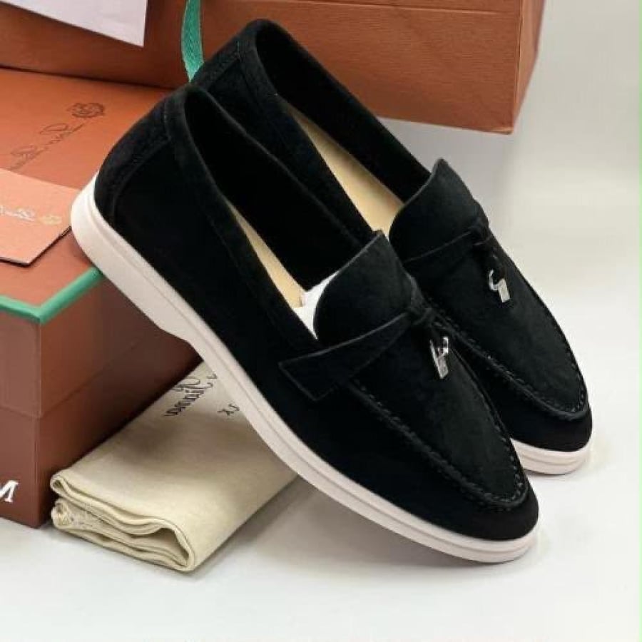 Loro Piana اسود
