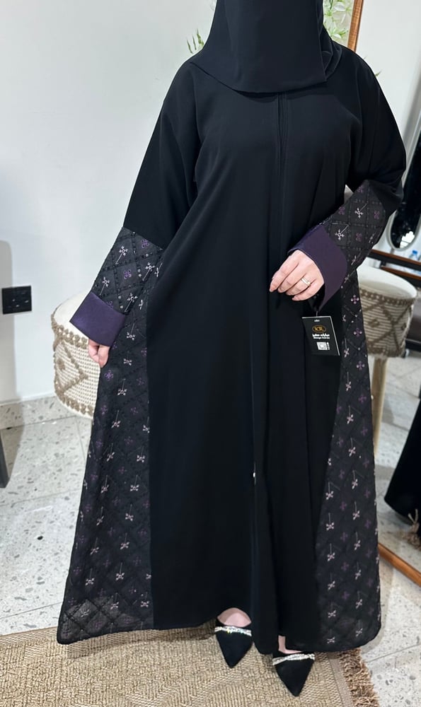 عباية ملكي دانتيل نجمات