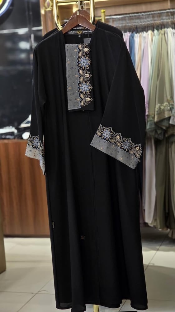عباية نواعم شغل يدوي راقي ABAYA