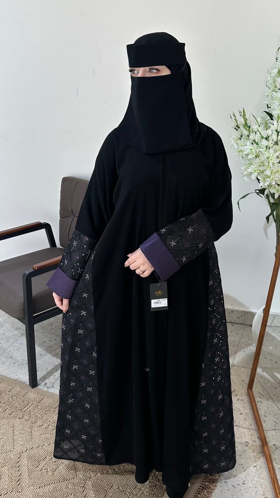 عباية ملكي دانتيل نجمات