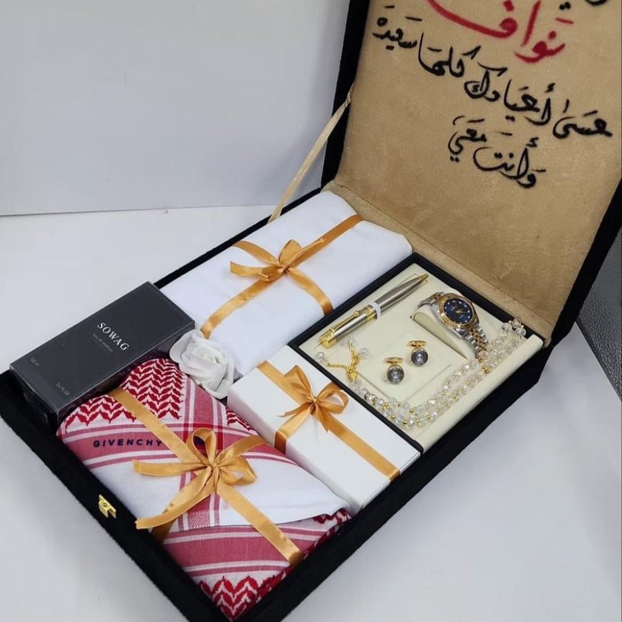 طقم هديه رجاليه ماركه جيفنشي
