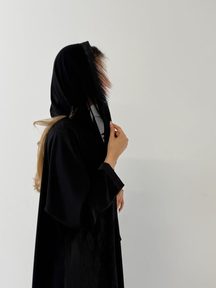 بلاك بيري مع تدخيلات جاكار جورجينا