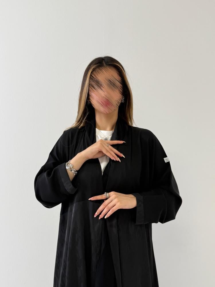بلاك بيري مع تدخيلات جاكار جورجينا