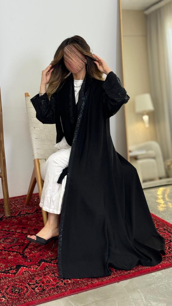بلاك بيري مع اكمام وياقه جاكار اسود