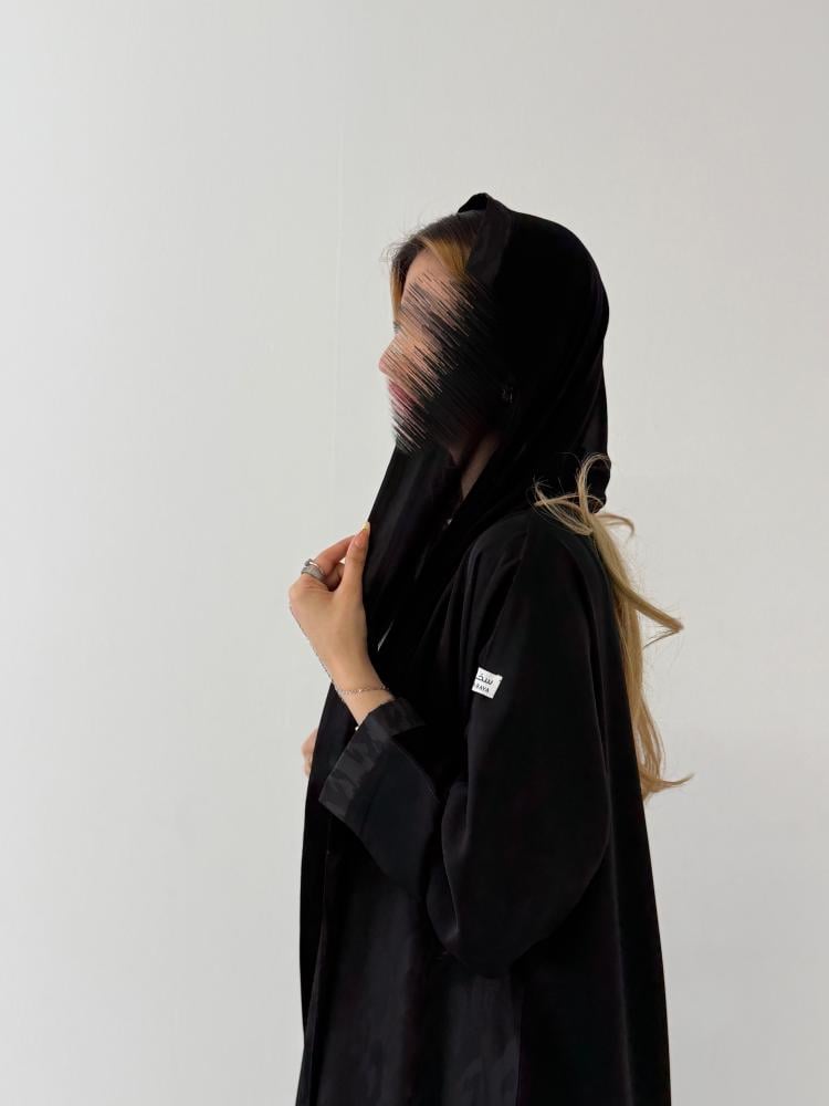 بلاك بيري مع تدخيلات جاكار جورجينا