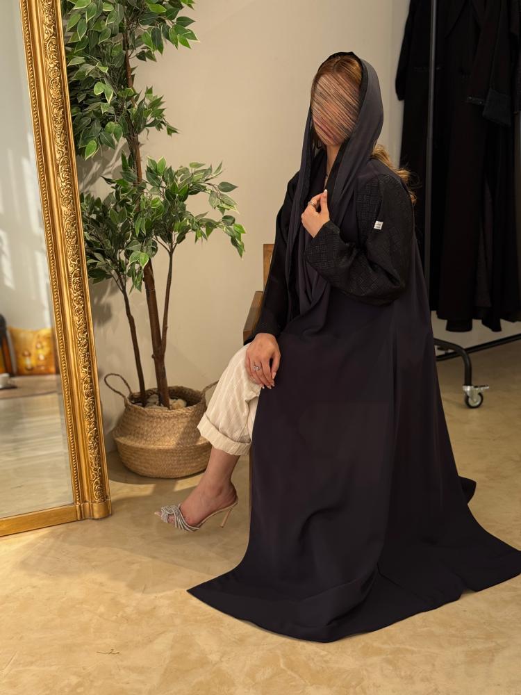 كريب كحلي مع أكمام جاكار كحلي