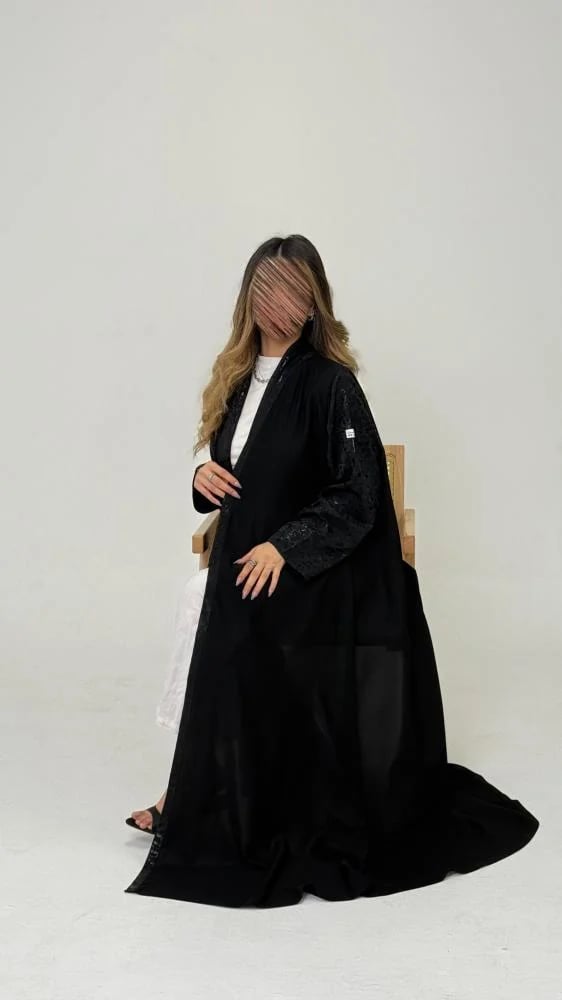 بلاك بيري مع اكمام وياقه جاكار اسود
