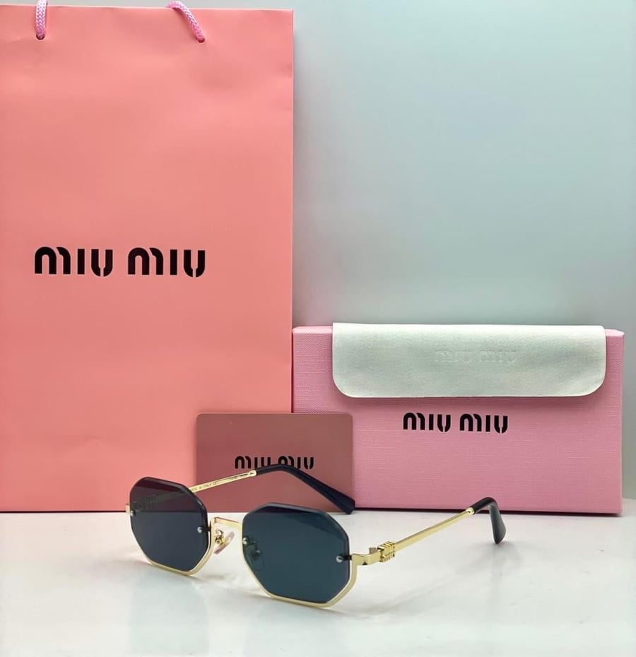نظارة ماركة miu miu باستايل