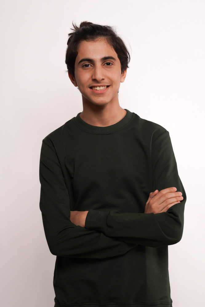 بلوفر زيتي