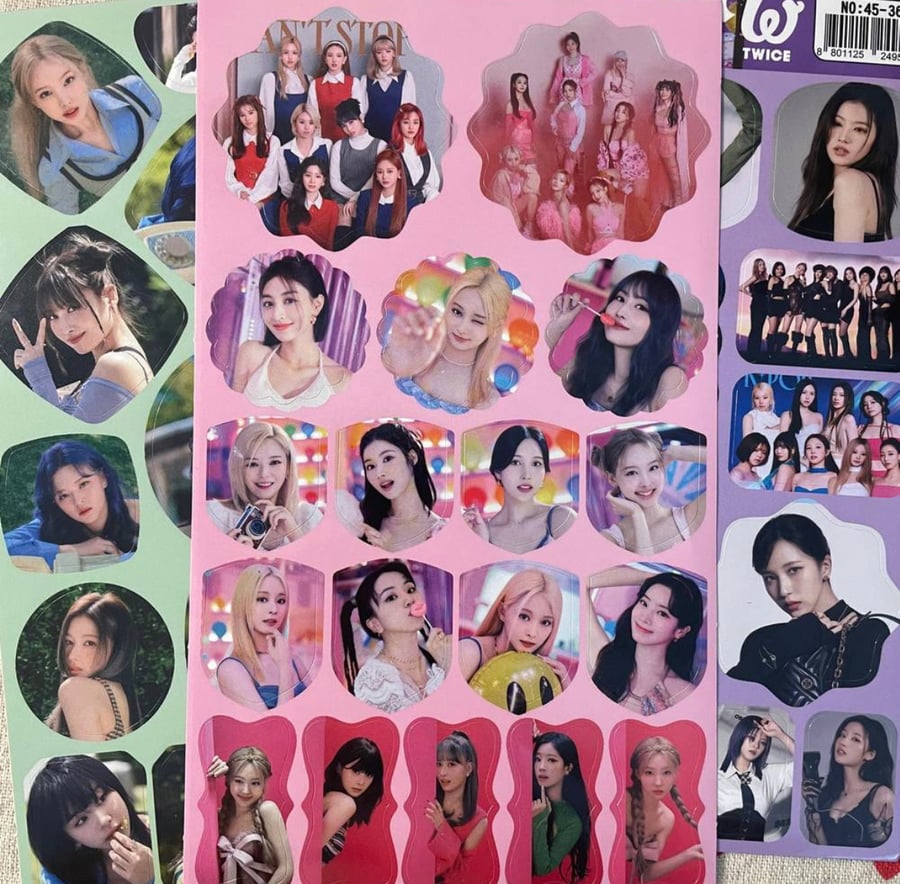 ملصقات توايس Twice