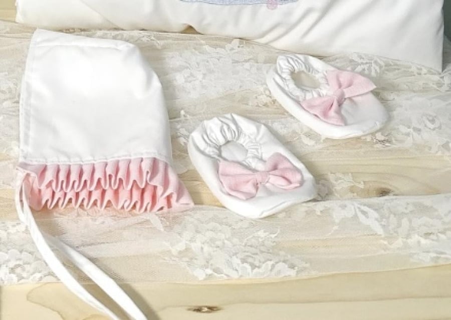 Baby dress with shell embroidery