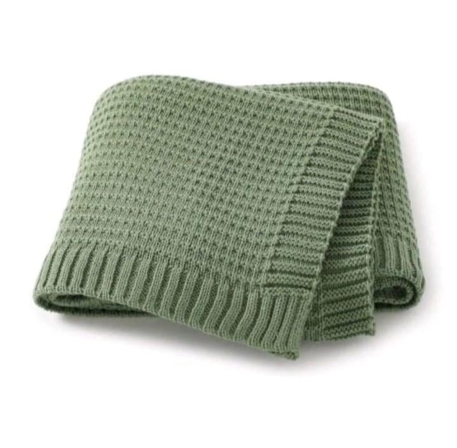 Births blanket with embroidery of the name