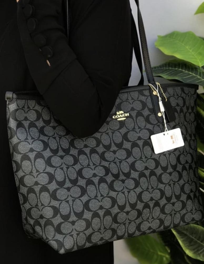 Shoulder bag brand Coach