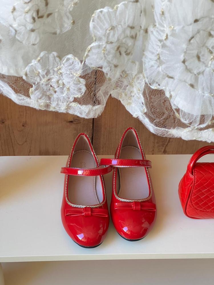 Shoe 26 / 37