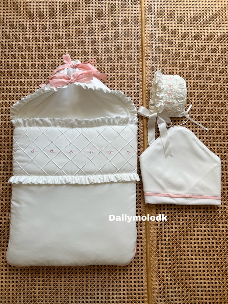 My daughters' bag with the scarf and the French hat