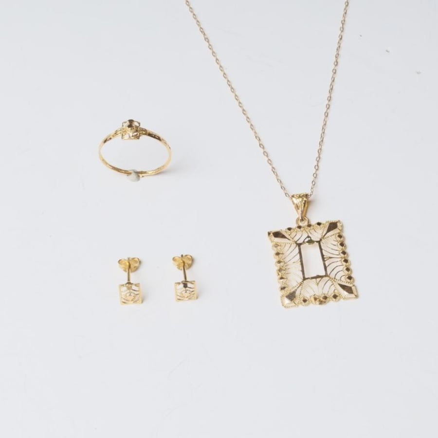 Half set 21 carat