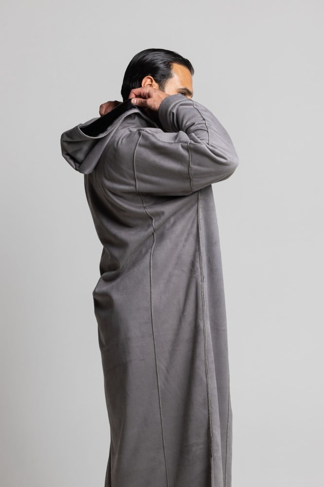 ثوب مغربي رصاصي