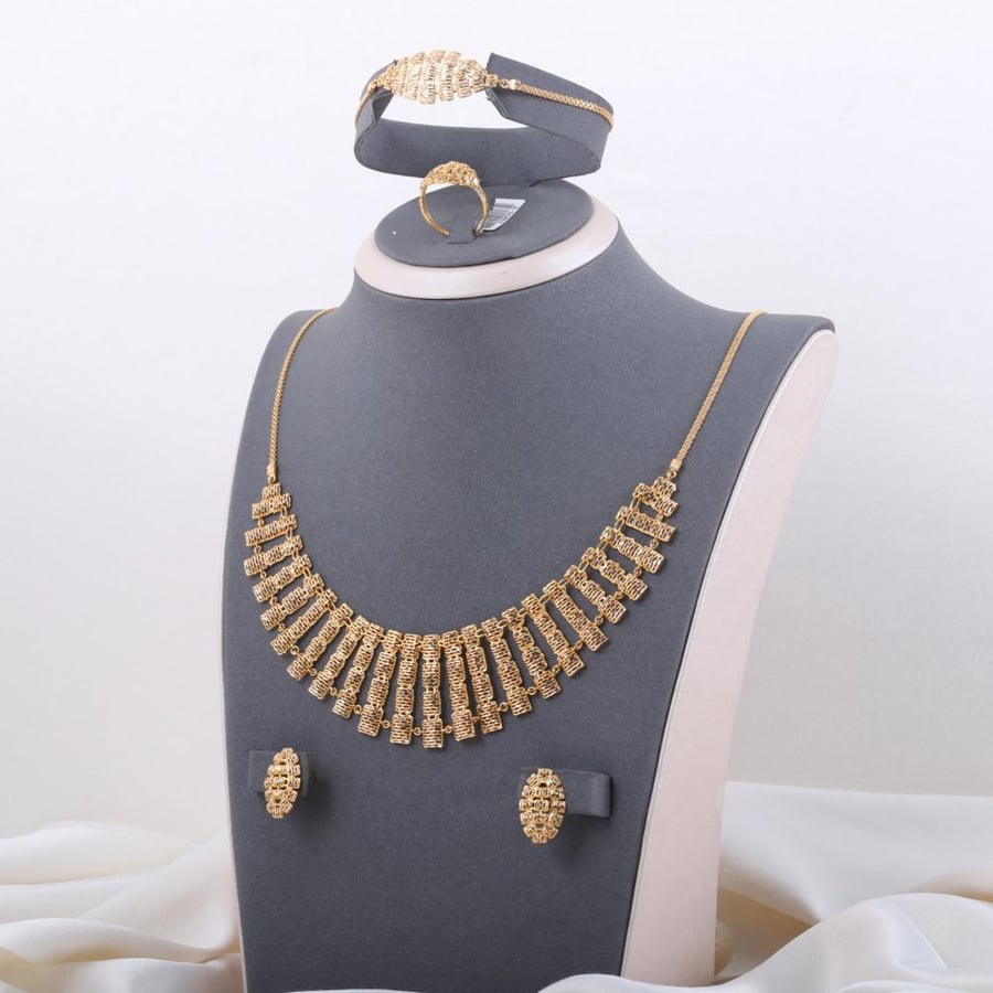 A 21-karat jewelry set