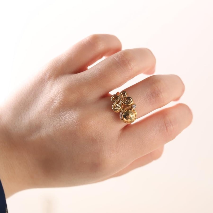 18-karat ring