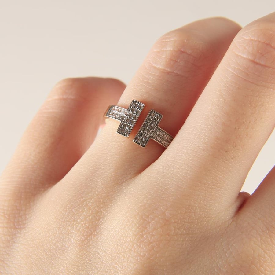 18-karat ring
