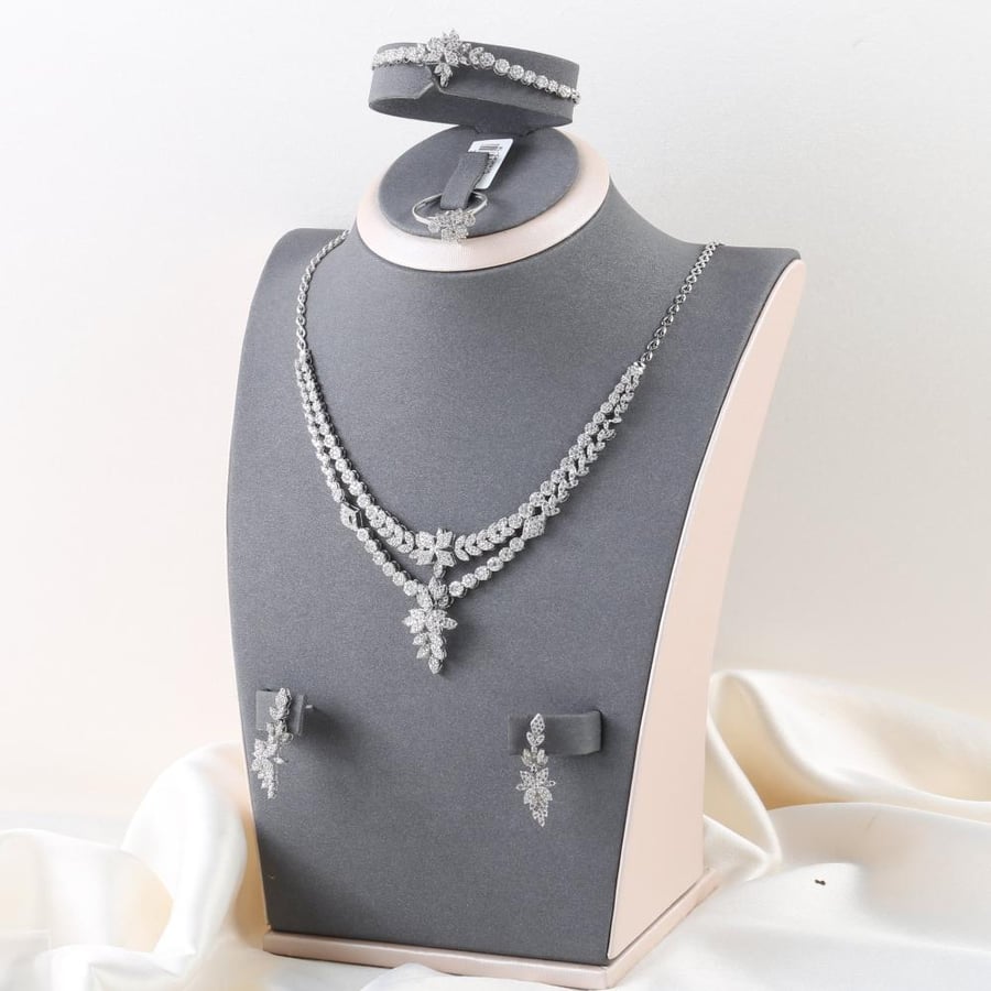 طقم عيار 18