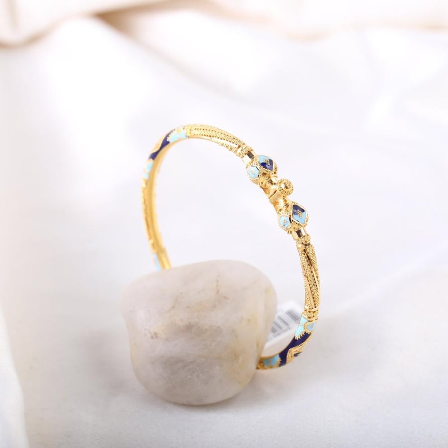 A 21-karat bracelet