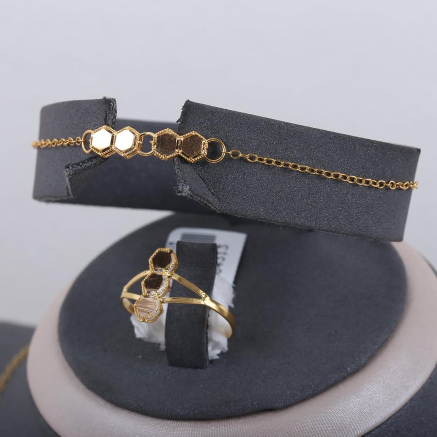 A 21-karat jewelry set