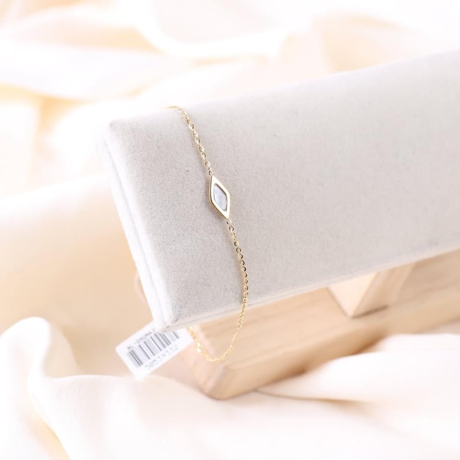 18-karat bracelet