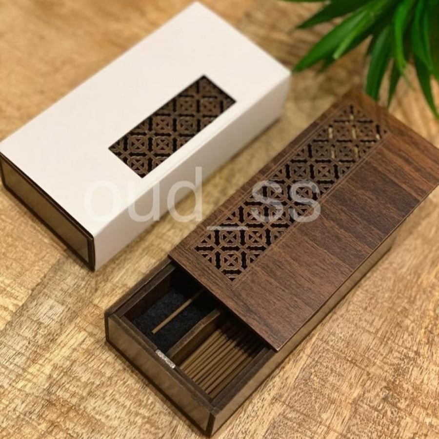 Elegant small incense burner with oud