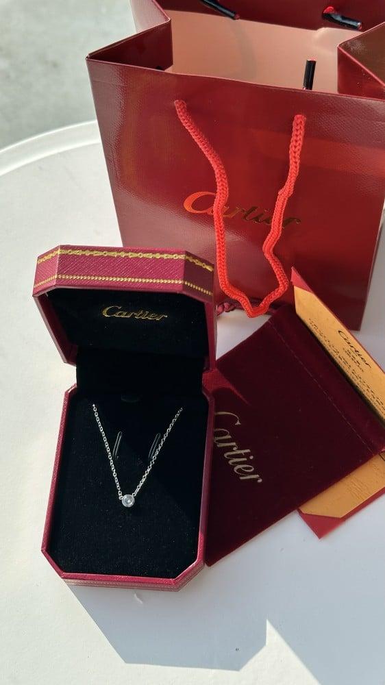 سلسال كارتير مع تنسيق ورد شبيه طبيعي+كرت