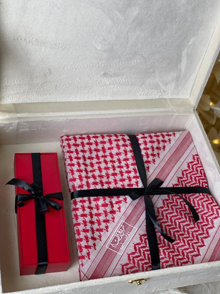 بوكس العيد + شماغ مقاس55+كبك وقلم كارتير