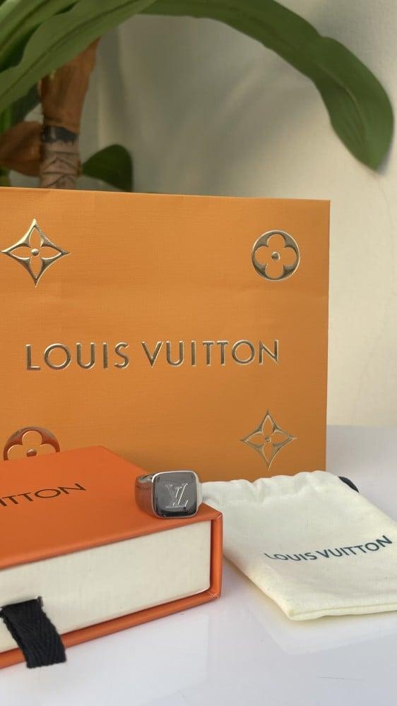 خاتم LV الفضي رجالي مع الملحقات