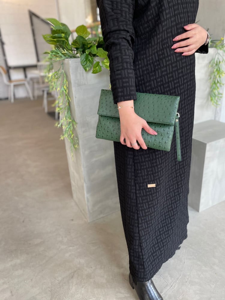 Pouch with cross