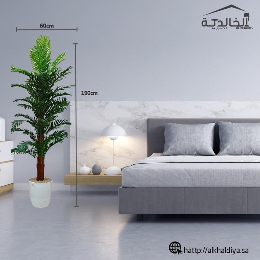 شجرة نخلة مع قاعدة بلاستيك الارتفاع 180 سم العرض 60 سم
