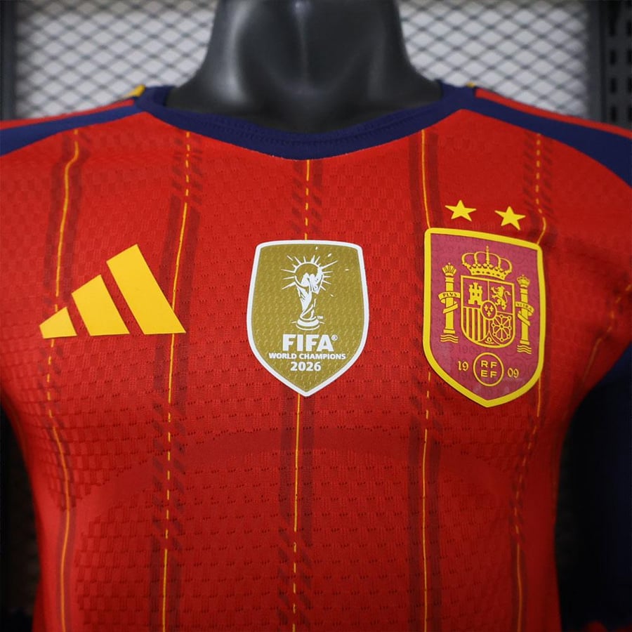 تيشيرت منتخب البرازيل الاساسي 2026