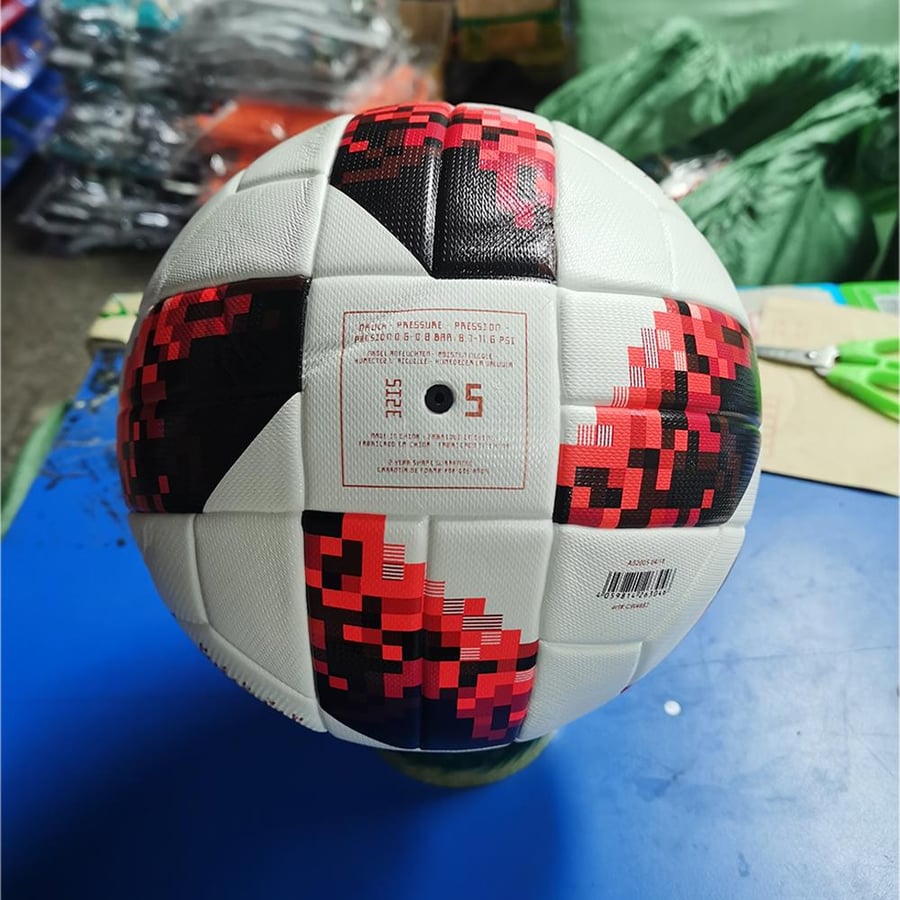 كرة أديداس تلستار ميتا كأس العالم روسيا 2018 - Adidas Telstar Mechta FIFA World Cup Russia 2018 Ball — خاصة بـ الأدوار الإقصائية من كأس العالم 2018.