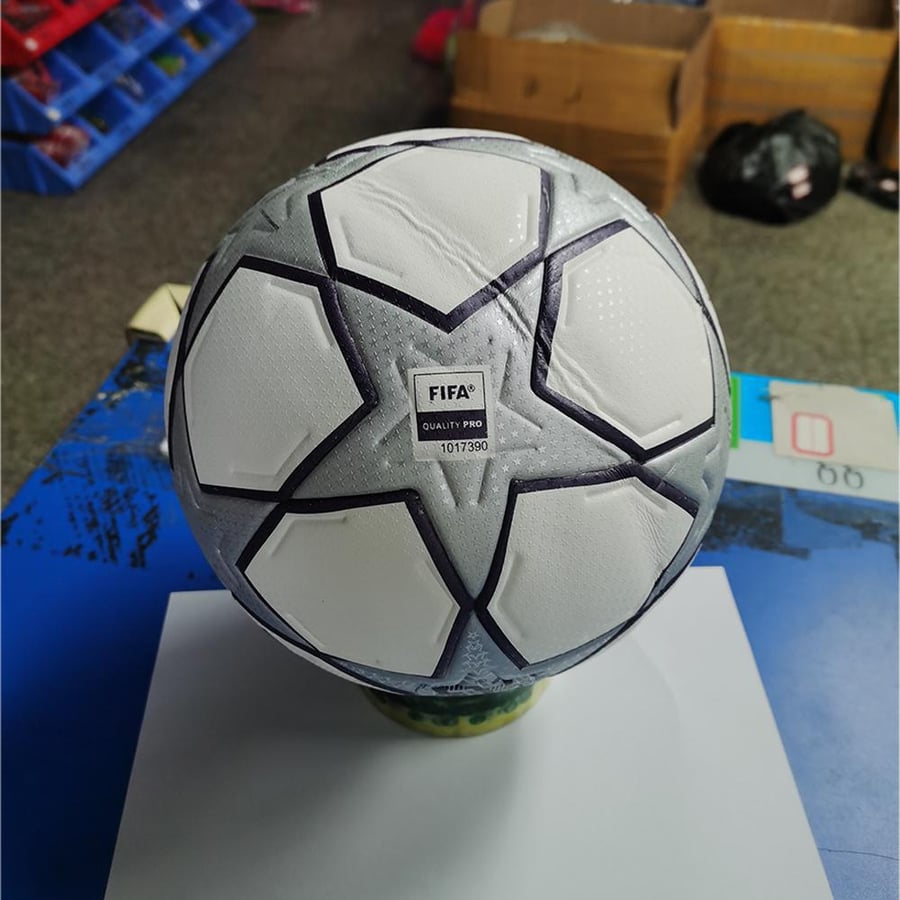 كرة أديداس دوري أبطال أوروبا إصدار الذكرى 25 عامًا - Adidas UEFA Champions League 25th Anniversary Ball — خاصة بـ دوري أبطال أوروبا.